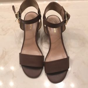 Liz Claiborne 6 1/2 Brown Heeled Sandals